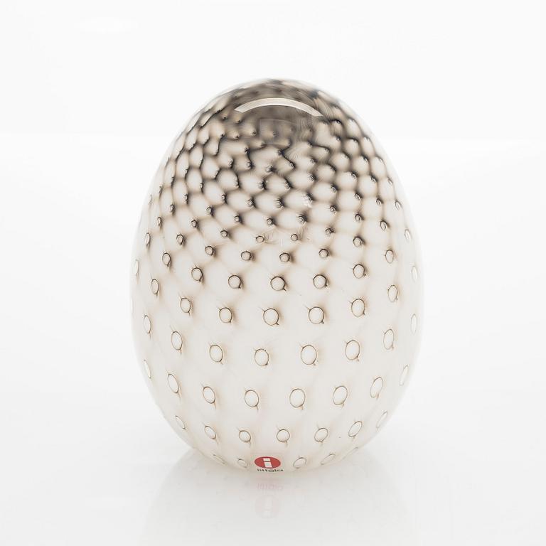 Oiva Toikka, lasilintu, "Raakel" ja muna "Raakelin tähden", signeerattu O. Toikka Nuutajärvi 2009.