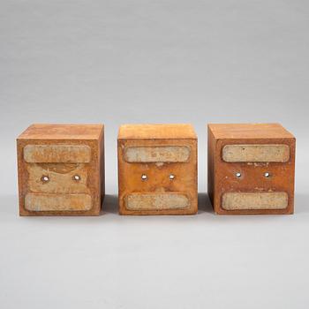 Stina Lindholm, ytterfoder, "Basic", 3 st, Skulpturfabriken, samtida produktion.