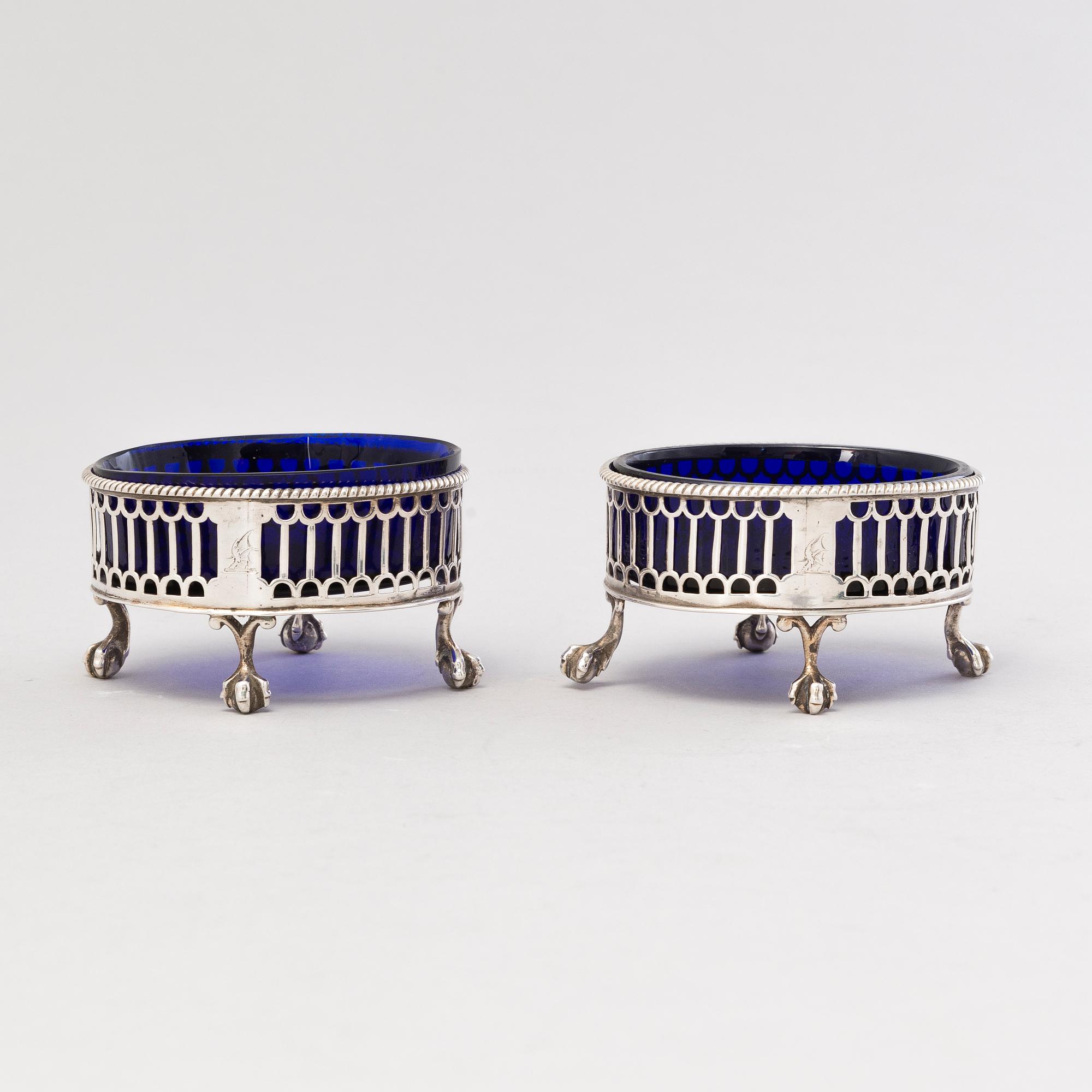 SALTKAR, 3 st, sterling silver, Edward Lowe, 1769 och Francis Stamp, 1780-tal, London.