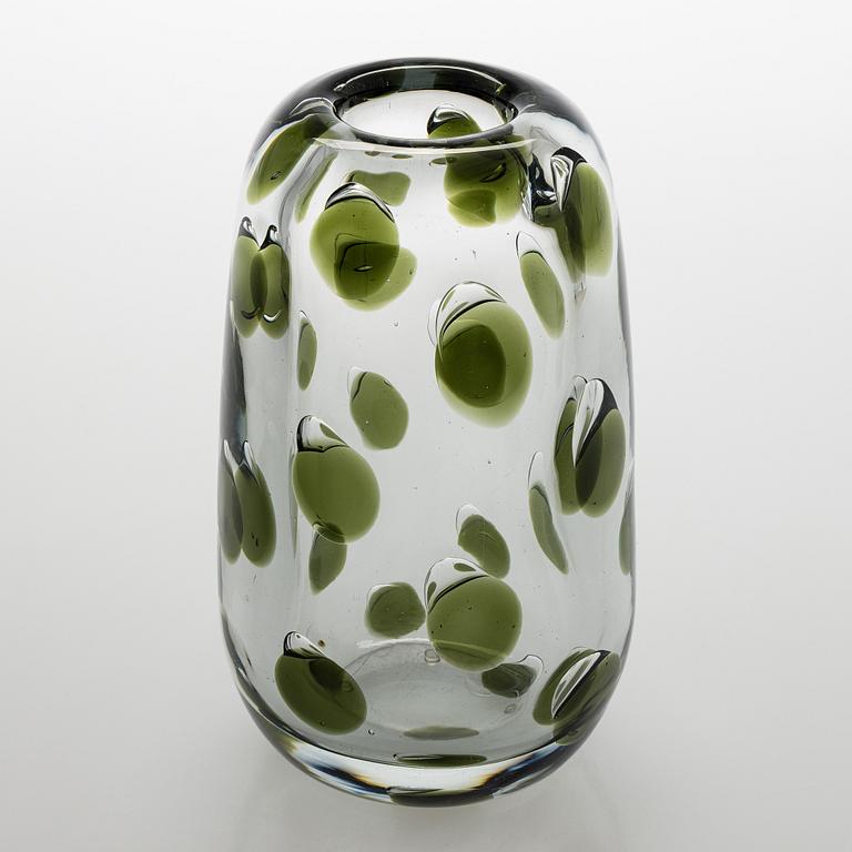 Saara Hopea, vase, “Panther”, signed S. Hopea Nuutajärvi Notsjö -55.