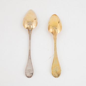 Raguskedar, 2 st, silver, Johan Petter Grönwall, Stockholm 1827 samt oidentifierad mästare, Stockholm, 1821.