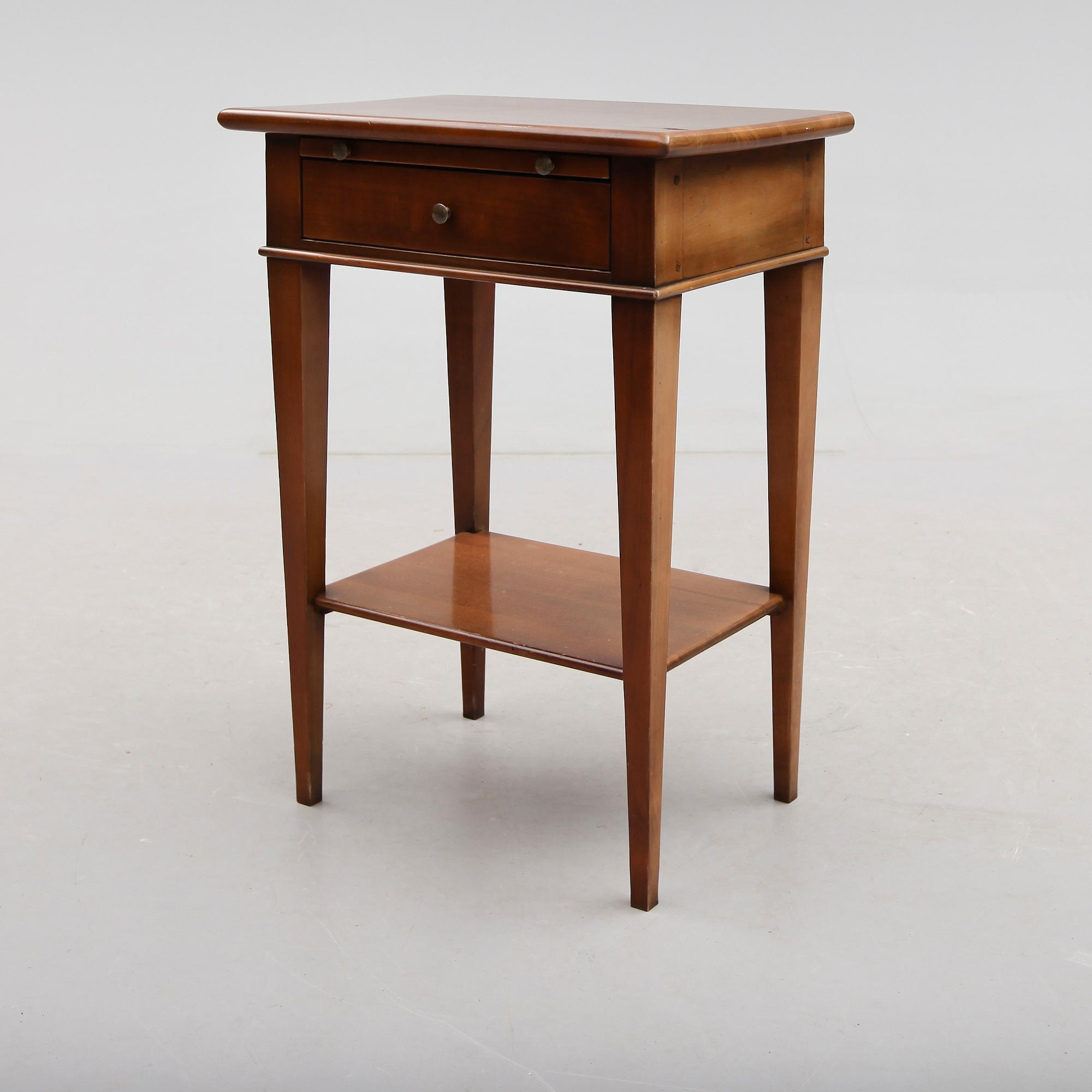 SÄNGBORD, Richelieu, Frankrike, 1900-talets andra hälft.