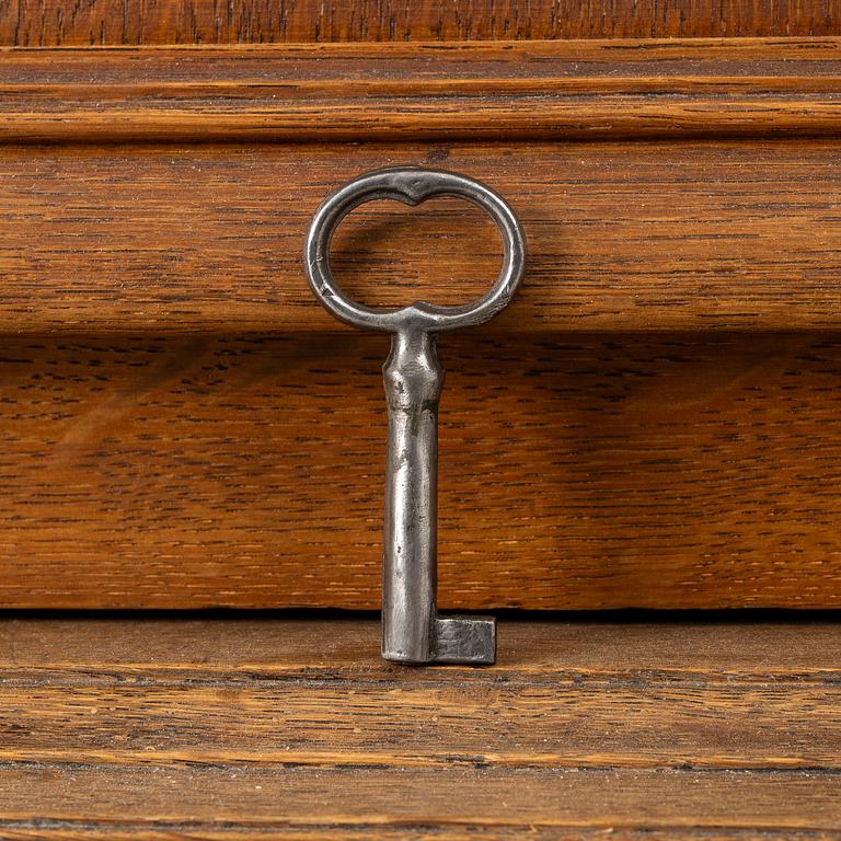 Display cabinet, late 19th century.