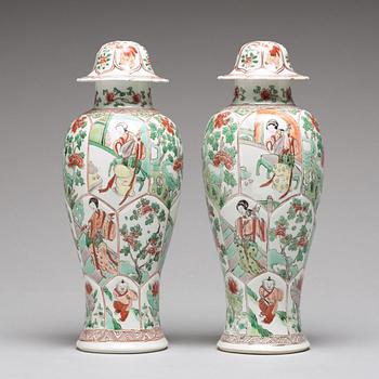 A pair of famille verte vases, Qing dynasty, Kangxi (1662-1722).