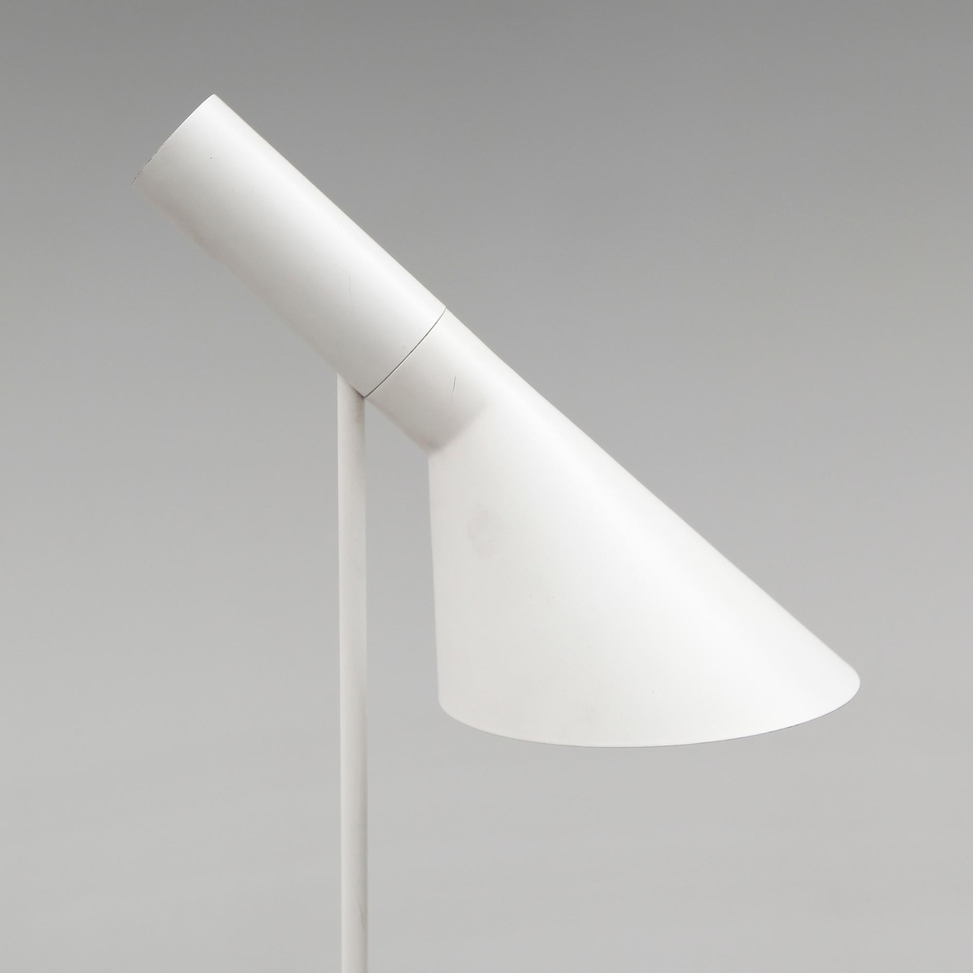 GOLVLAMPA, "AJ", Arne Jacobsen, Louis Poulsen, 1900-talets senare del.