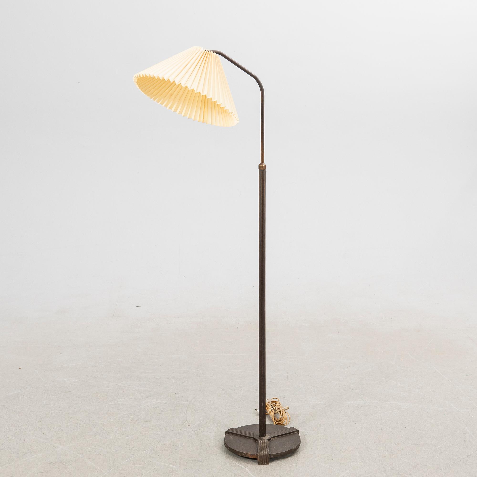 Golvlampa, troligen Lyfa, Danmark 1900-talets första hälft.