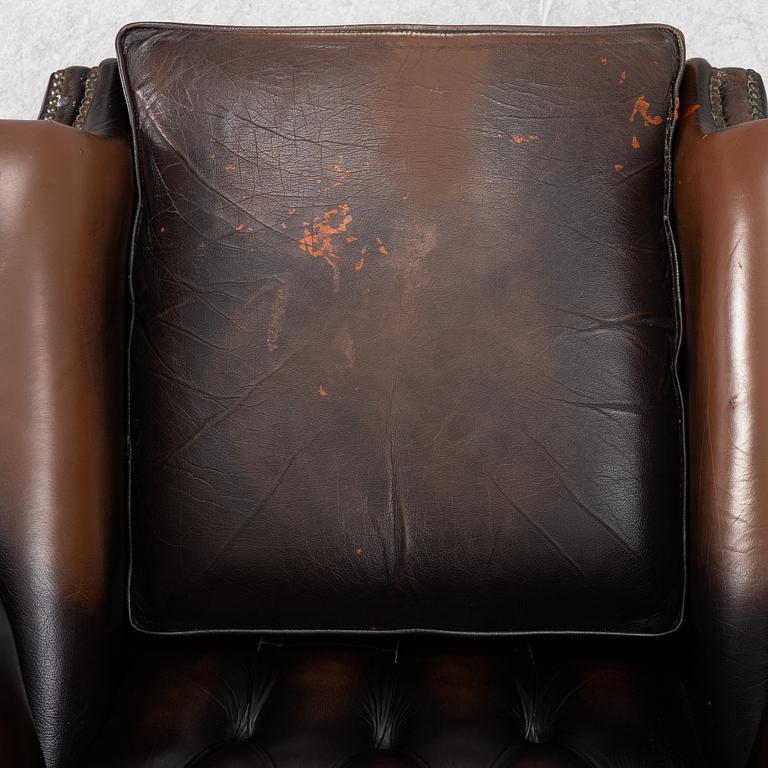 Fåtölj, engelsk stil, 1900-talet andra häkft.