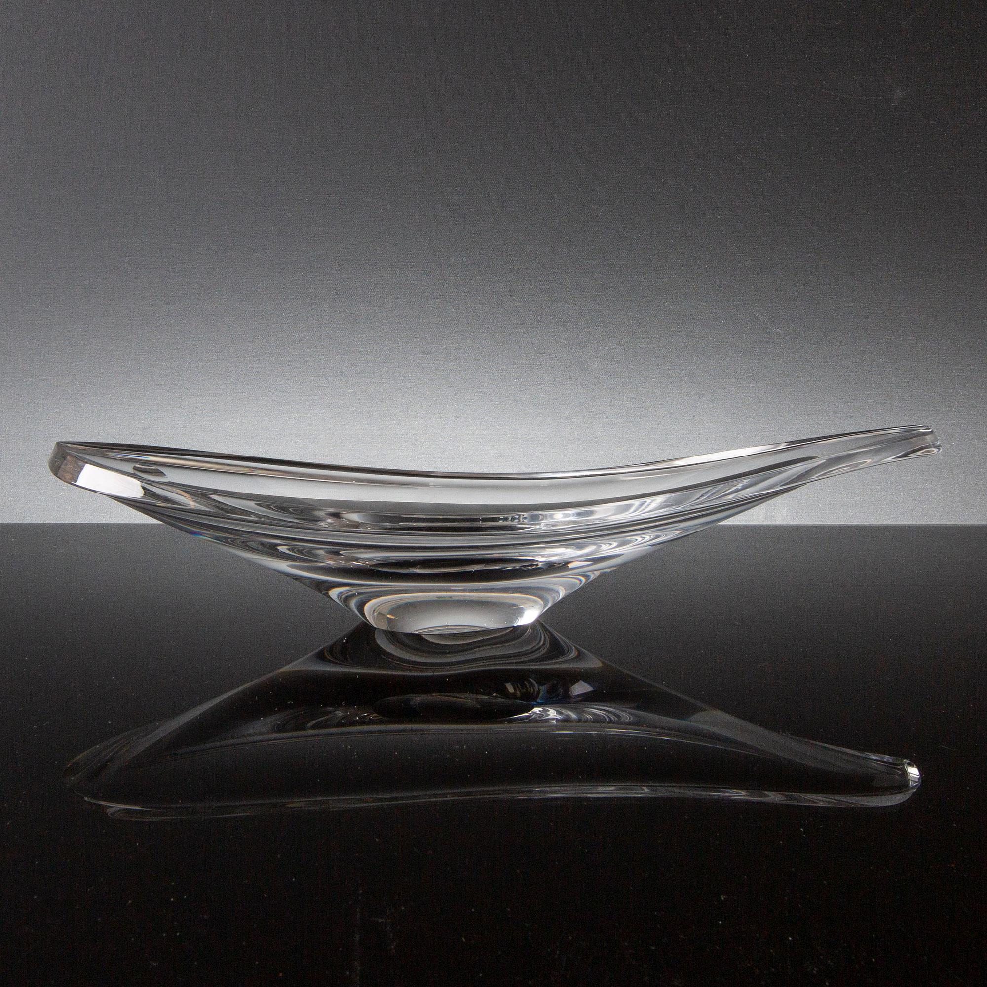 Vicke Lindstrand, bowl, signed.