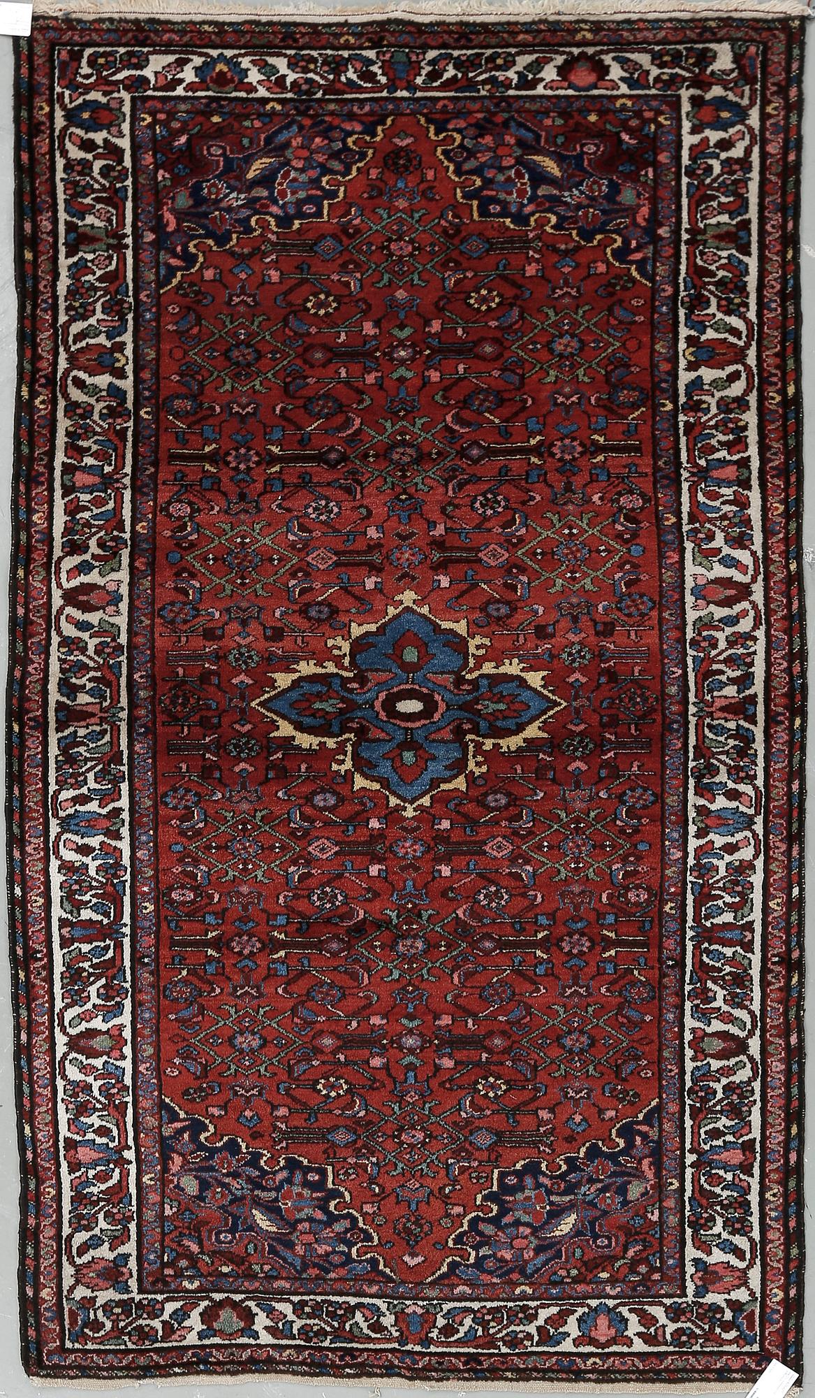 MATTA, Hamadan. Ca 202x115cm.