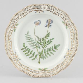 FAT, porslin, "Flora Danica", Royal Copenhagen, 1900-tal. .