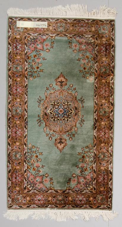 MATTA, orientalisk, ca 160 x 90 cm.