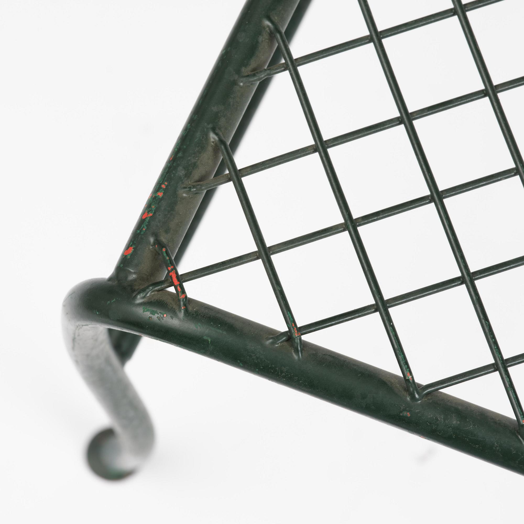 Josef Frank, trädgårdsstolar, nio stycken, modell 591, Firma Svenskt Tenn.