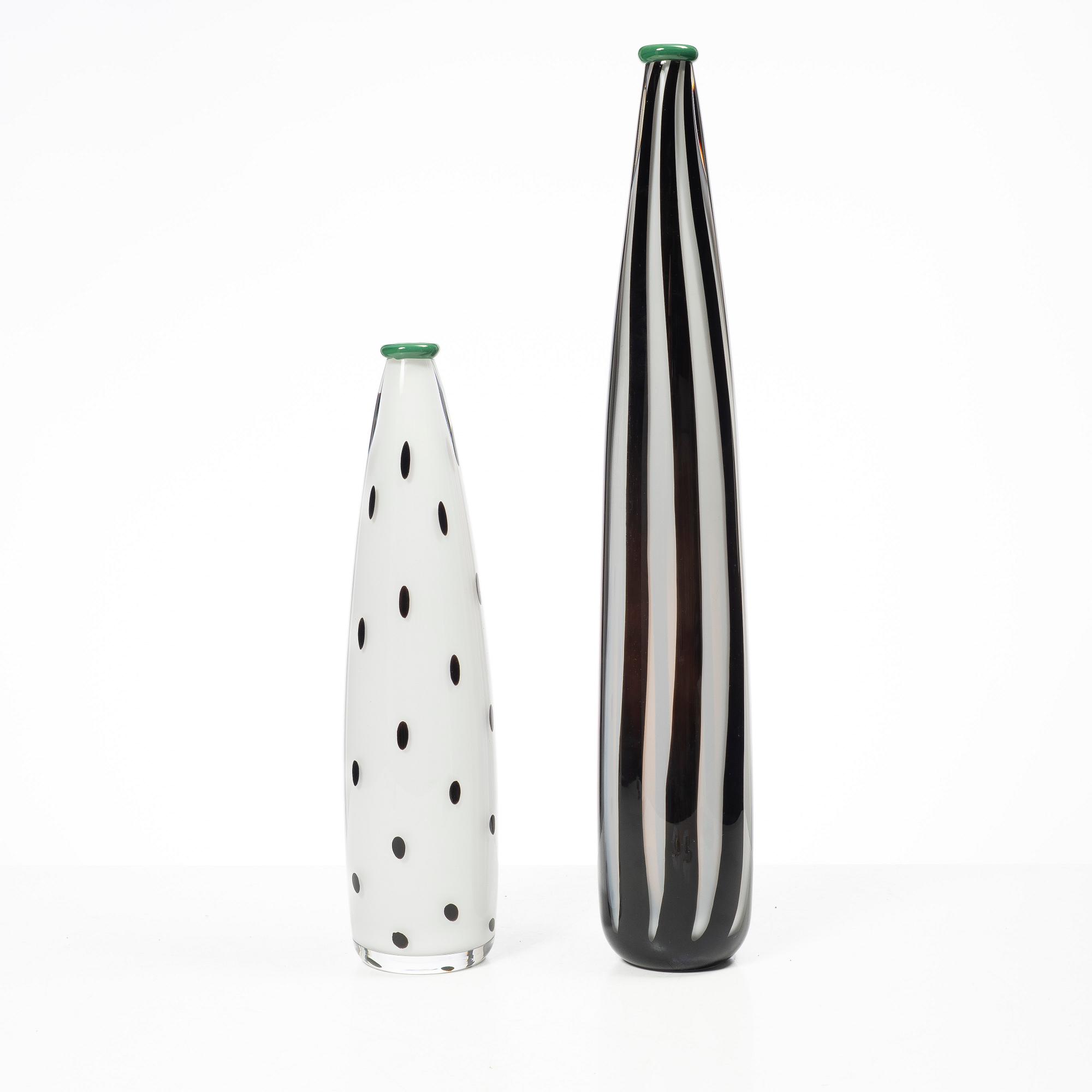 Anne Nilsson, vaser, ett par, glas, Orrefors, 1988-89.