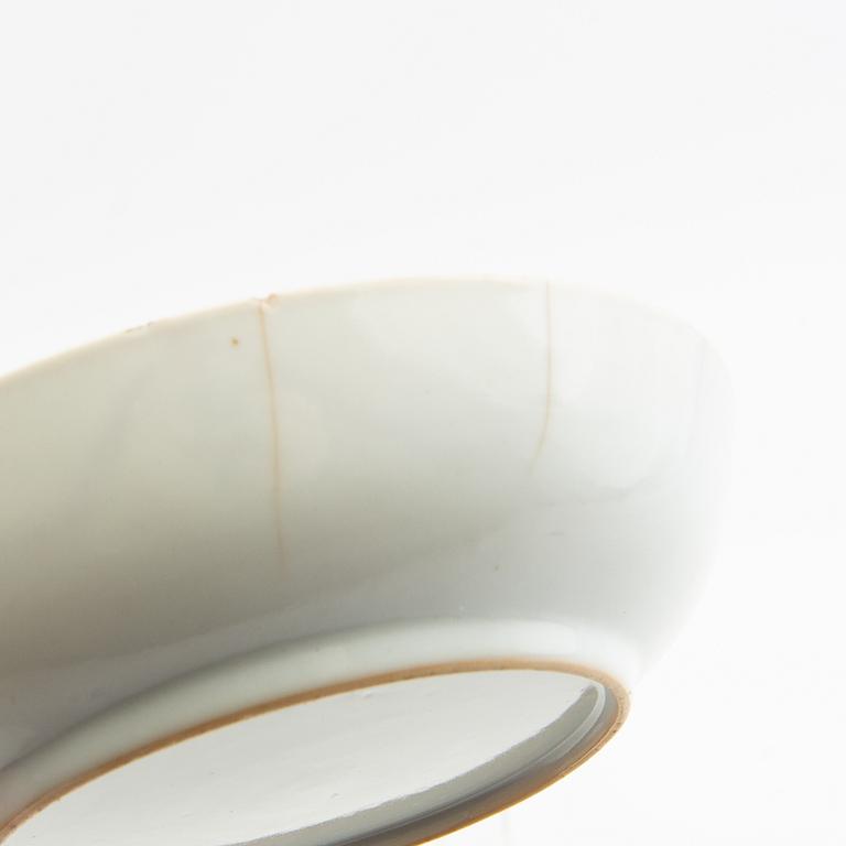 Fats, 18th century, Qianlong (1736-95), porcelain.