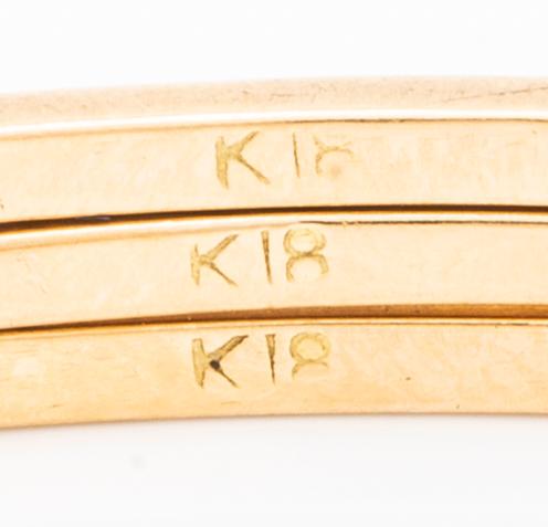 BANGLES, 3 identical, 18K gold,  inner circumference approx 19 cm, no opening mechanism.