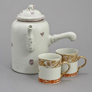 KAFFEKANNA, samt KAFFEKOPPAR, 2 st, porslin, Kina, 1700/1800-tal.