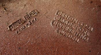 YTTERFODER, 3 st, saltglaserat lergods.