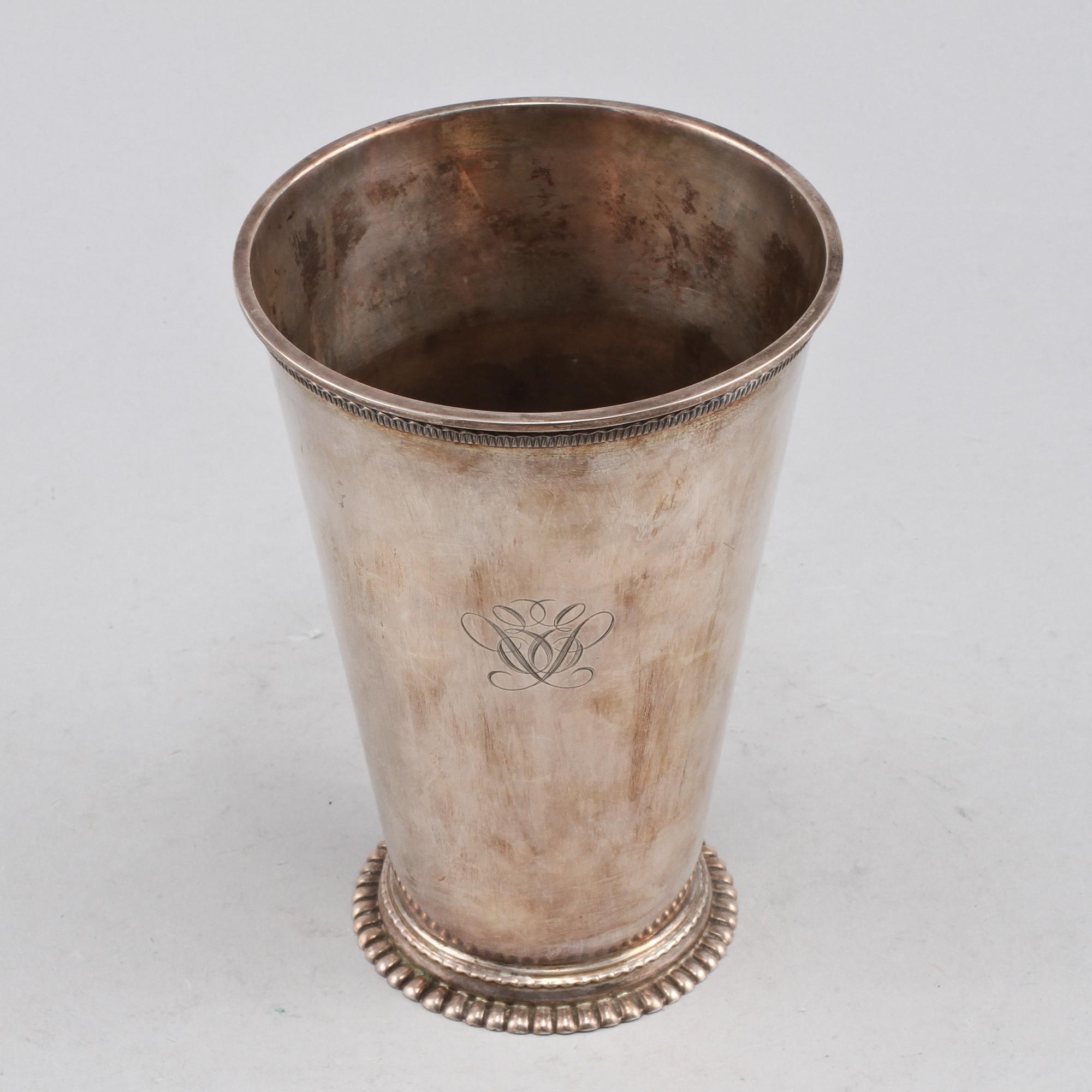 SILVERBÄGARE, otydlig mästarstämpel, Stockholm, 1939, vikt 275 g.