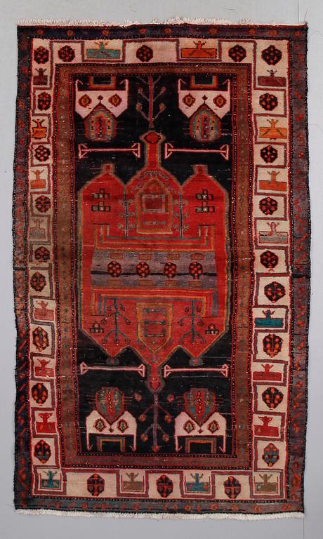 MATTA, Hamadan, ca 234 x 142 cm.