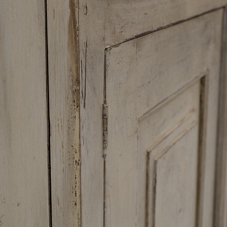 A painted cabinet, 19th century.