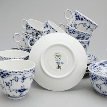 KAFFESERVIS, 14 delar, "Musselmalet", Royal Copenhagen.