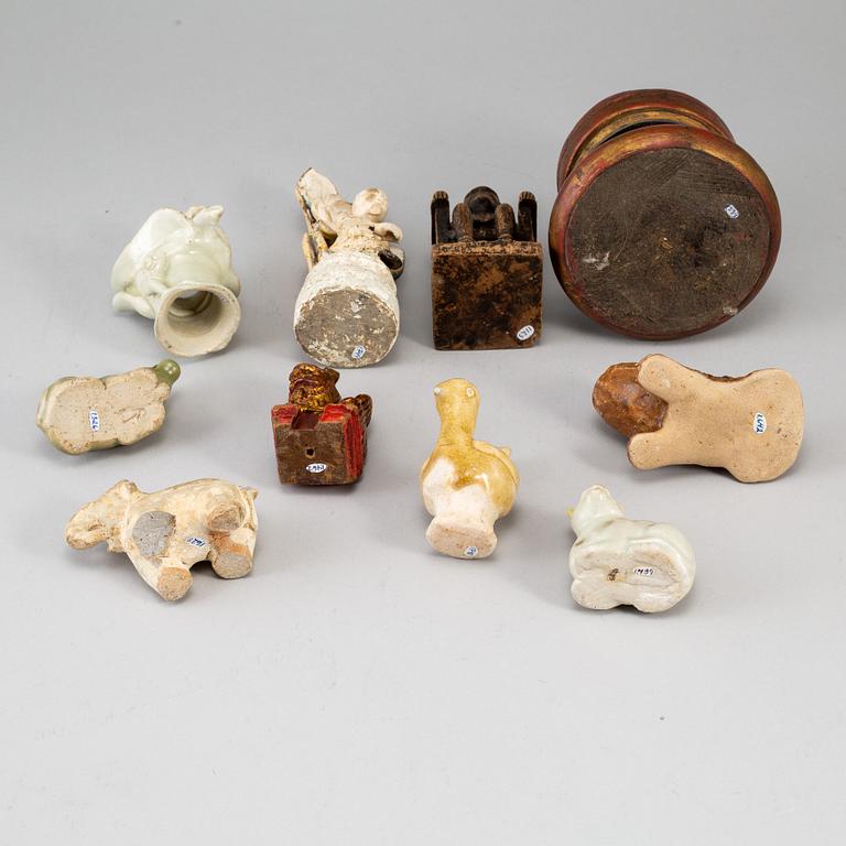 A group of 10 Southeast asian objects, 20th century.