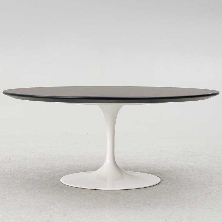 Eero Saarinen, soffbord, "Tulip", Knoll International.