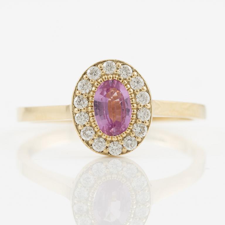 Ring, carved, 14K gold with pink sapphire and brilliant-cut diamonds.