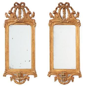 69. A pair of Gustavian one-light girandole mirrors by Johan Åkerblad, master 1758-1733 in Stockholm.