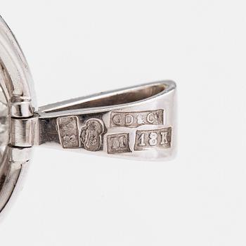 Hänge och örhängen, 18K vitguld och diamanter ca 2.00 ct tot. G. Dahlgren, Malmö 1947.