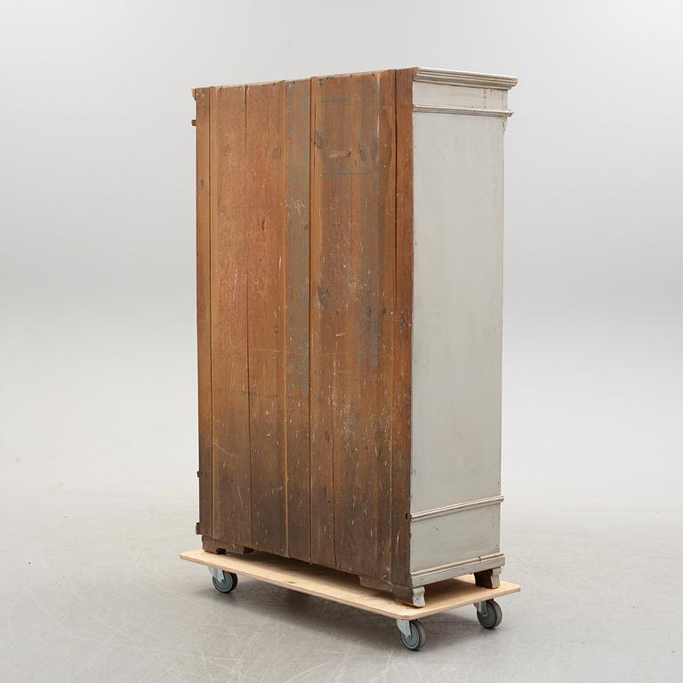 A painted wardrobe from around year 1900.