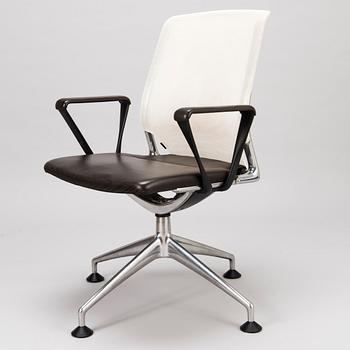 ALBERTO MEDA, KONTORSSTOL, "Meda Conference chair" för Vitra. Modellen formgiven 1998.