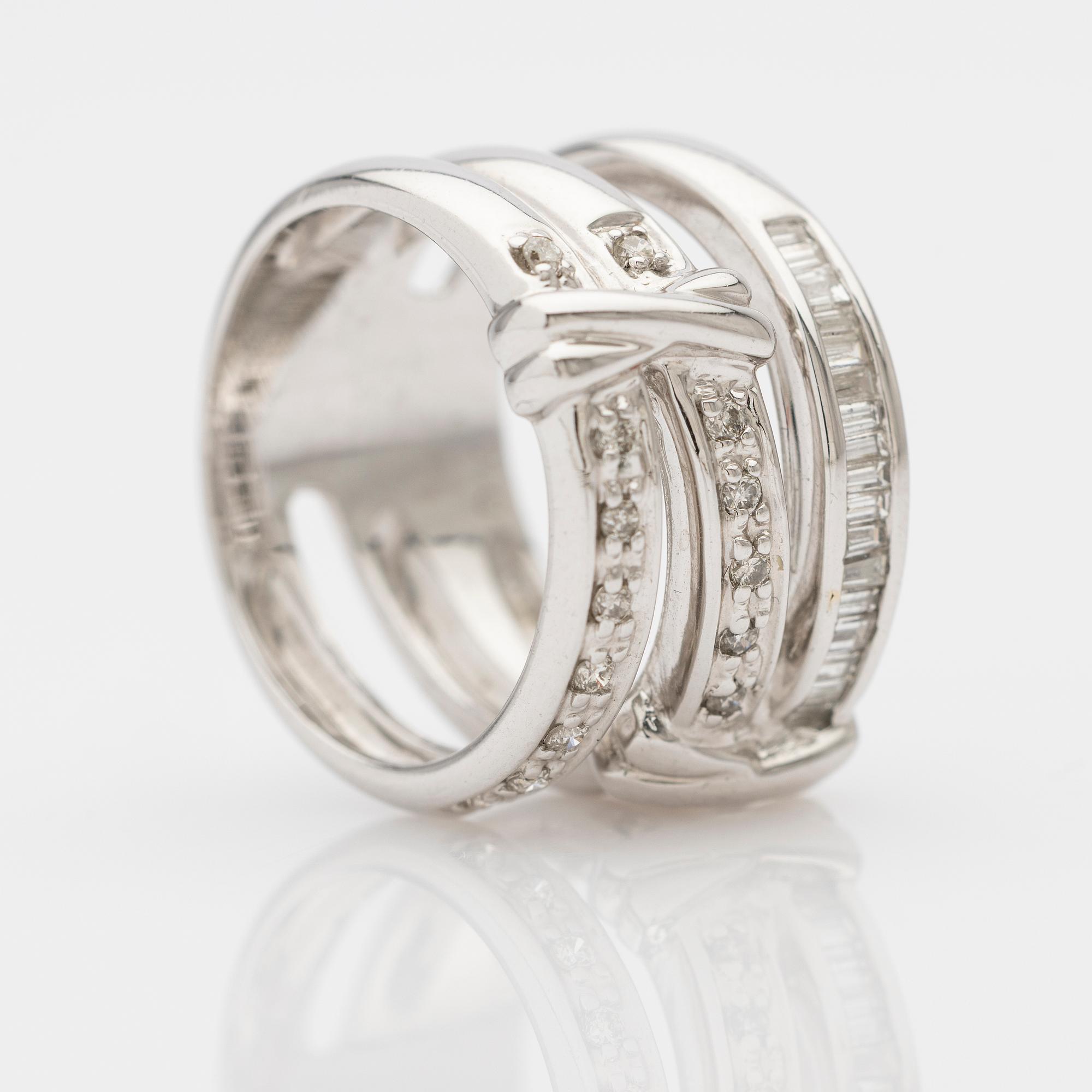 Ring, 18K white gold with diamonds.