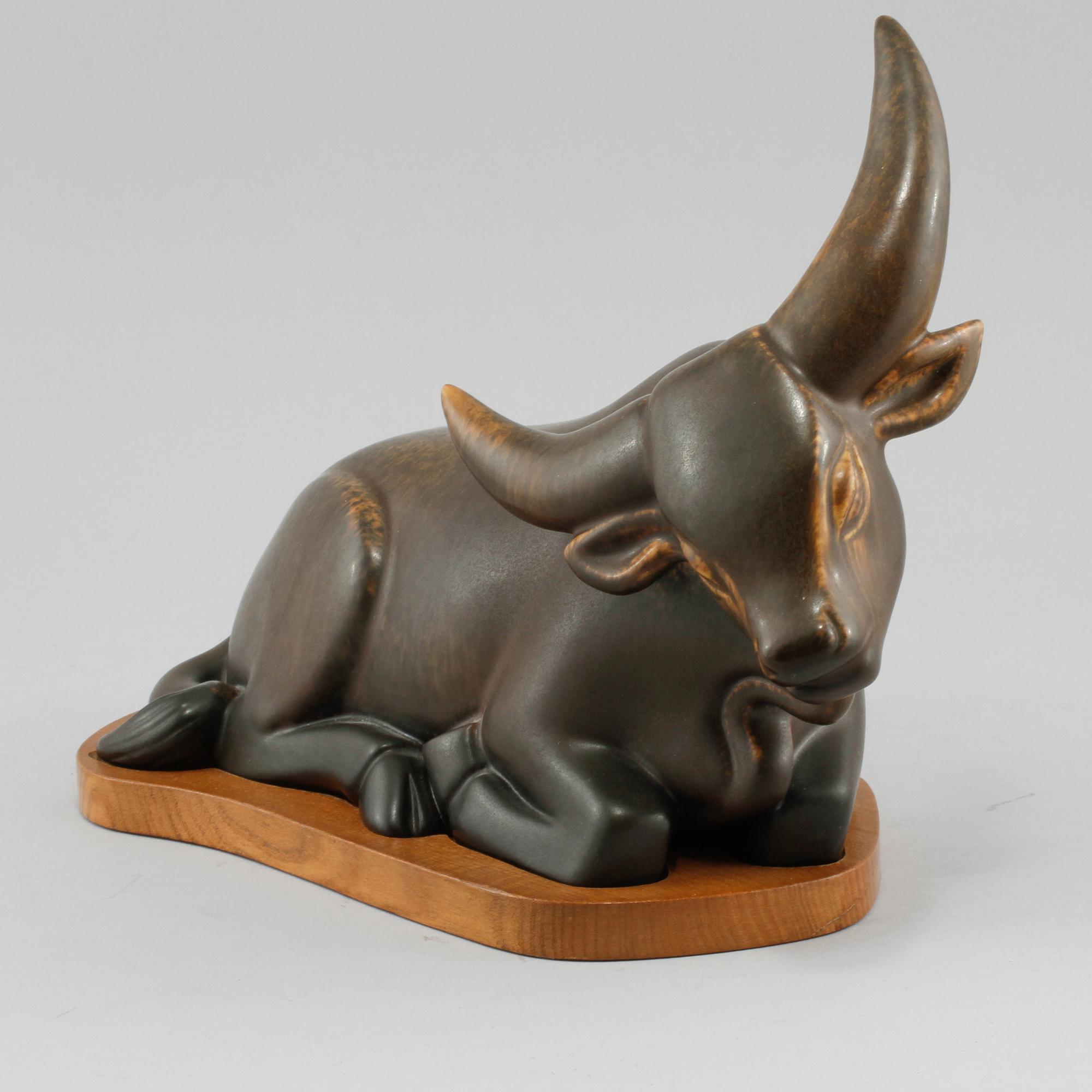 FIGURIN, stengods, Gunnar Nylund, numrerad 62/200, Rörstrand, 1900-talets andra hälft.