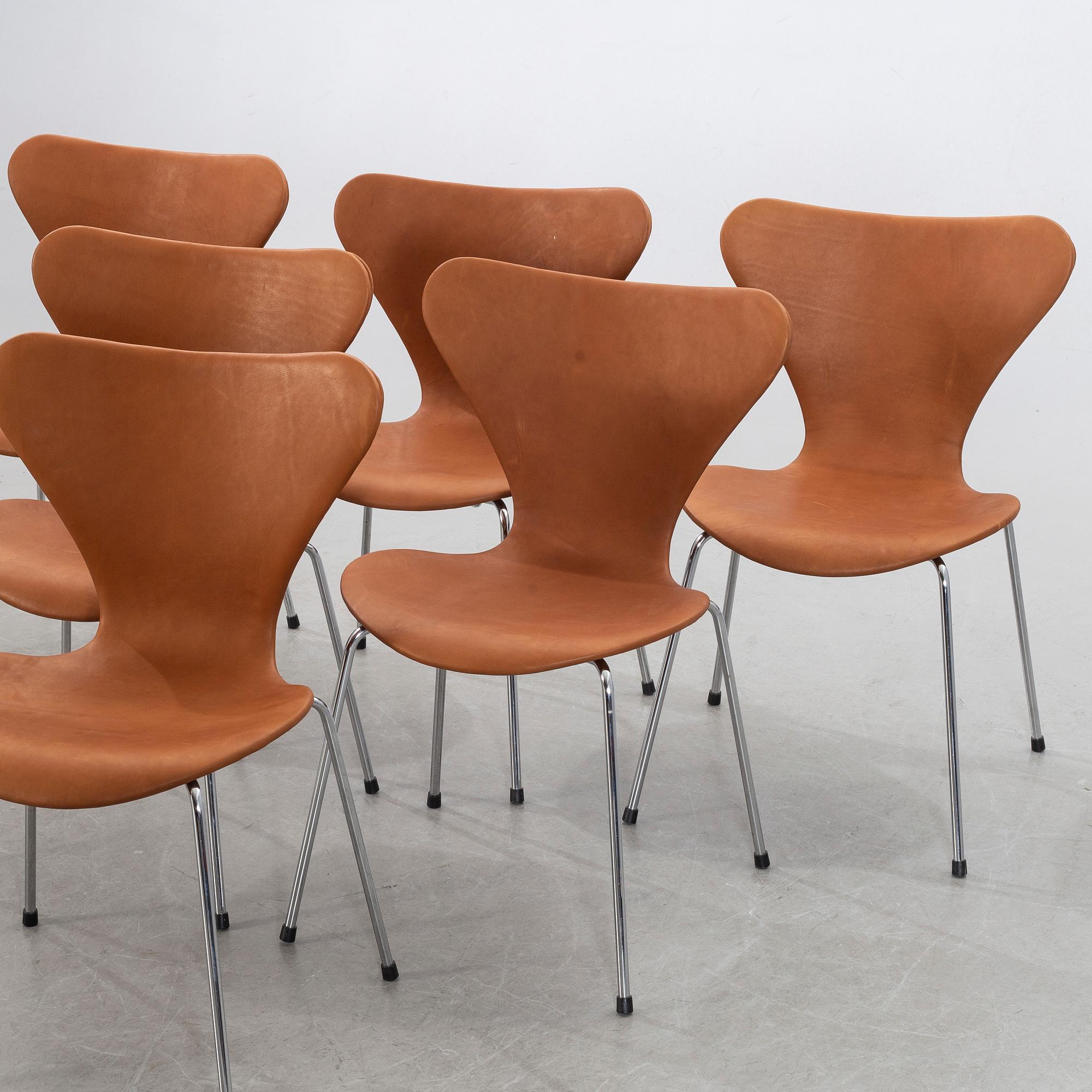 ARNE JACOBSEN, "Sjuan", 6 chairs, Fritz Hansen, Denmark.