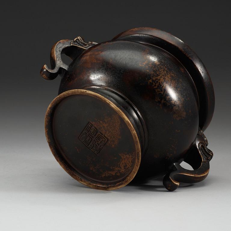 RÖKELSEKAR, brons. Ming dynastin (1368-1644) med sigillmärke.