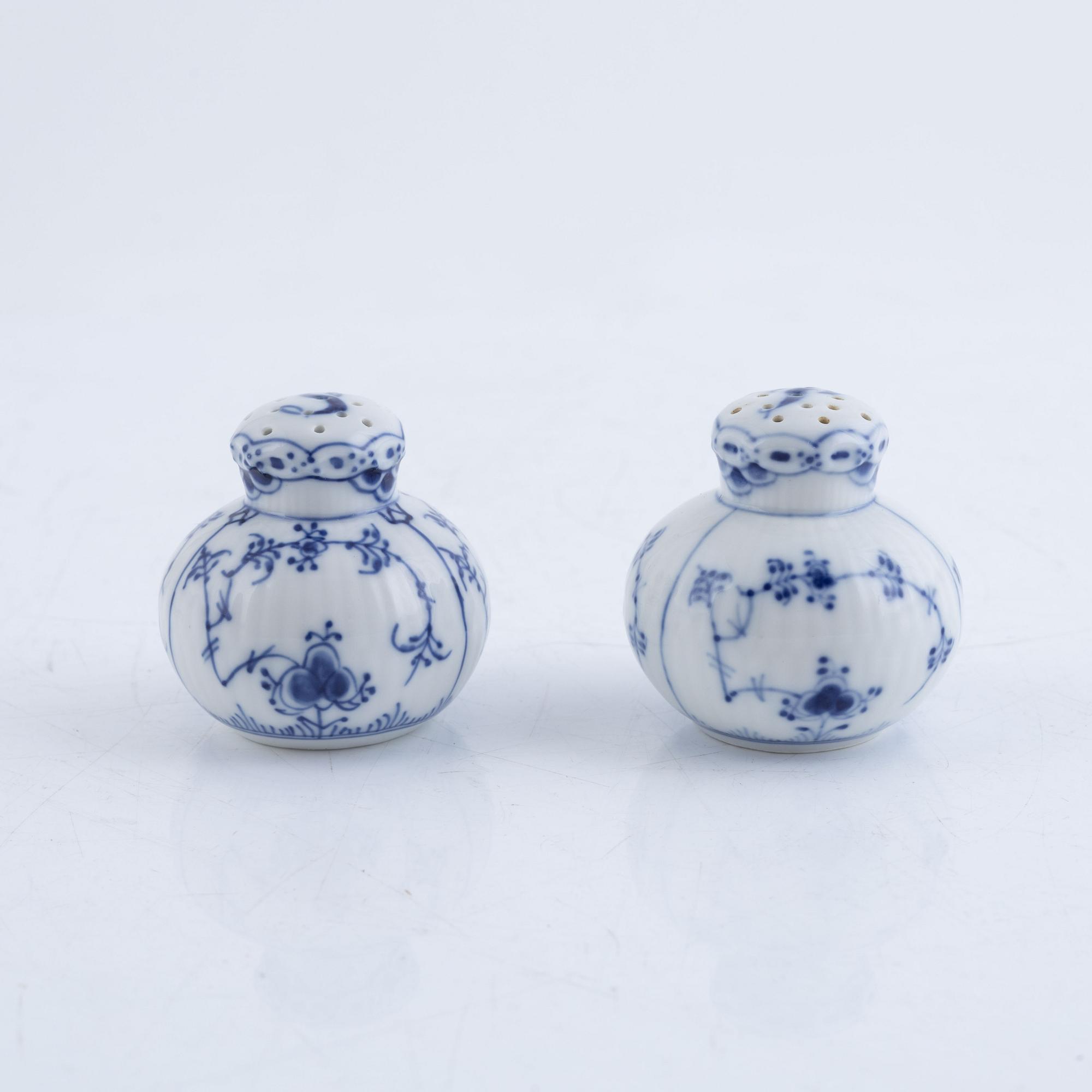 Dinner service, porcelain, 50 pieces, "Musselmalet", Royal Copenhagen, Denmark.