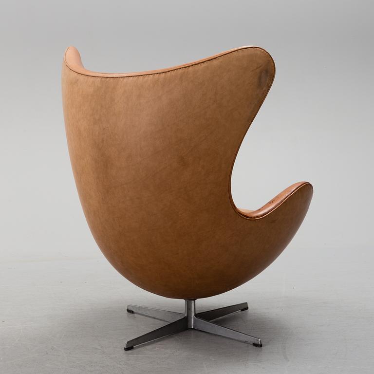 ARNE JACOBSEN, a brown leather 'Egg' chair, Denmark, designed in 1963.