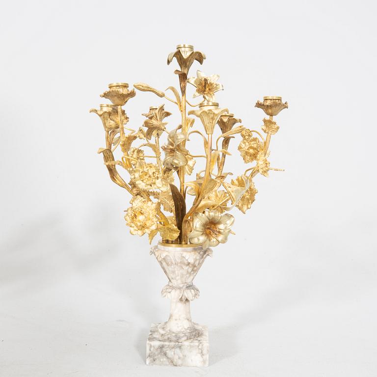 Kandelabrar ett par omkring 1900.