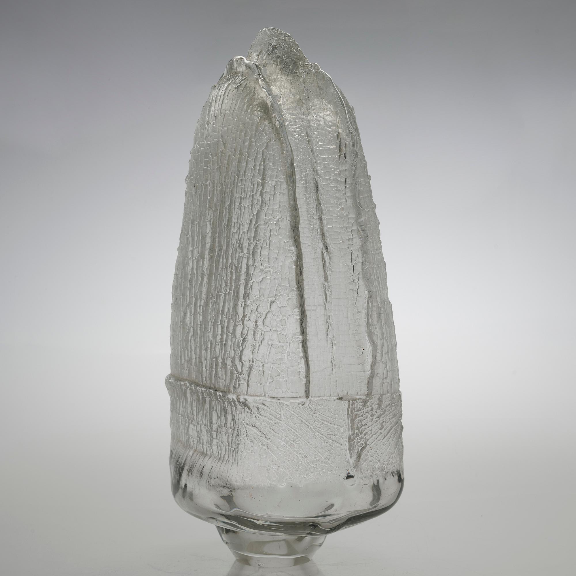 Timo Sarpaneva, a 'Shadows' sculpture from Finlandia series, signed Timo Sarpaneva, Iittala.