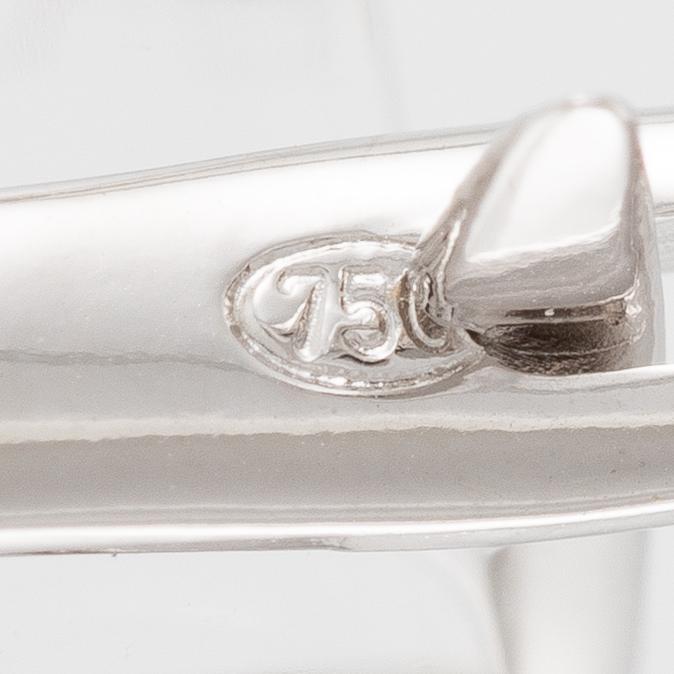 Earrings with peridot and brilliant-cut diamonds.