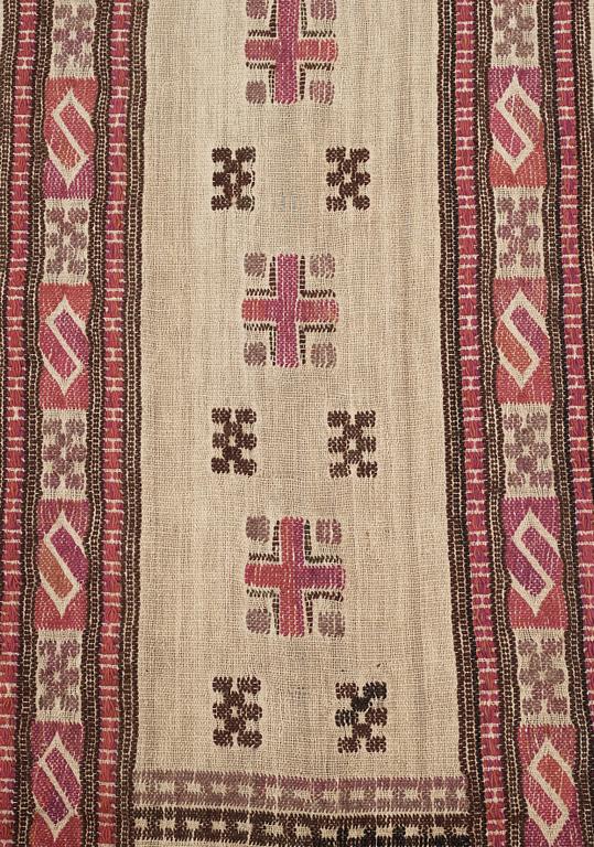 Märta Måås-Fjetterström, A drape, "Röd S-bård", flat weave, ca 237-242,5 x 153-156 cm, signed MMF.