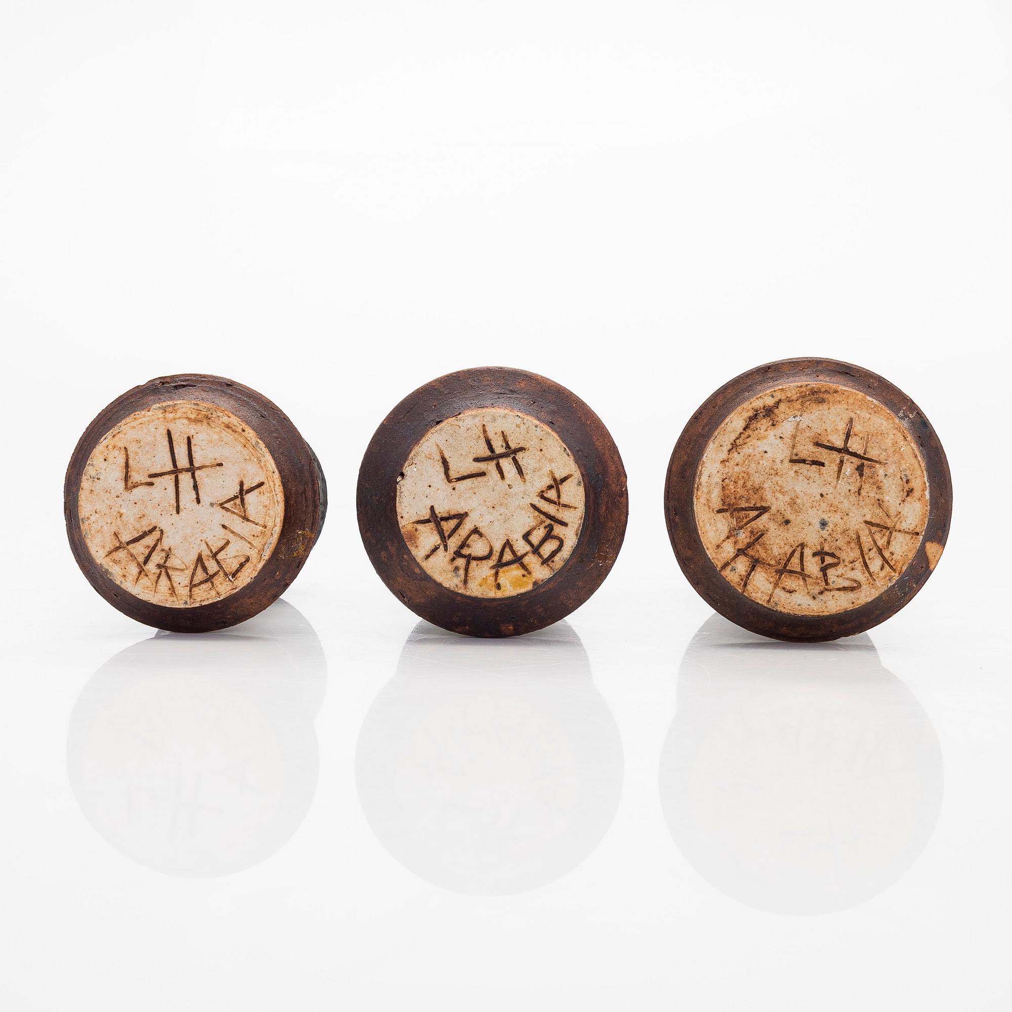 Liisa Hallamaa, munakuppeja, 7+3 kpl, kivitavaraa, signeerattu LH Arabia.