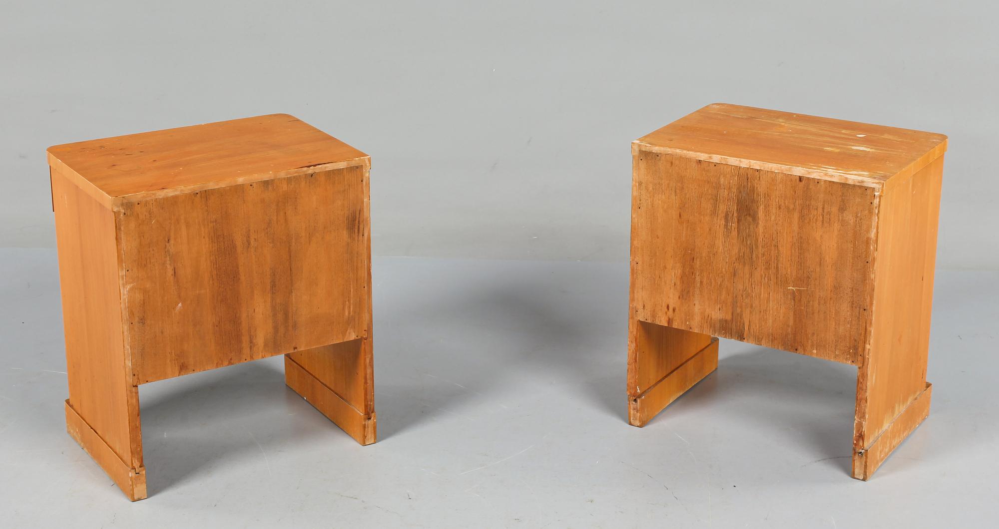 SÄNGBORD, ett par, 1900-talets andra kvartal.