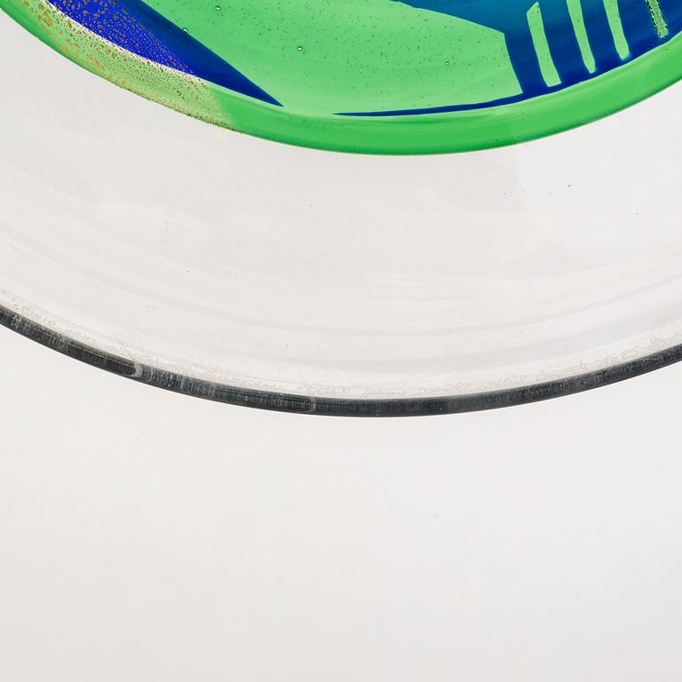 Hanne Dreutler & Arthus Zirnsack, a glass sculpture/dish, gold graal, "Öga", Studio Åhus, Sweden, 1988.