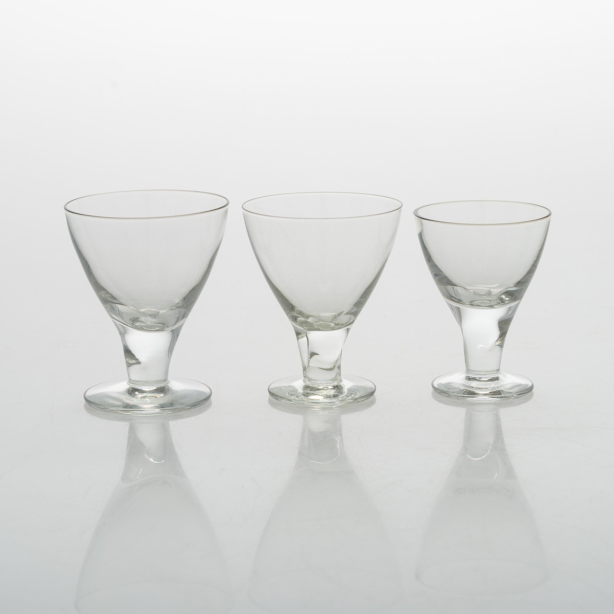Gunnel Nyman, A set of eight 'GN 46' drinking glasses for Nuutajärvi.Notsjö. In production 1949-1969.