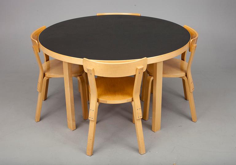 BORD och 4 STOLAR, design. Alvar Aalto, 1970-tal.