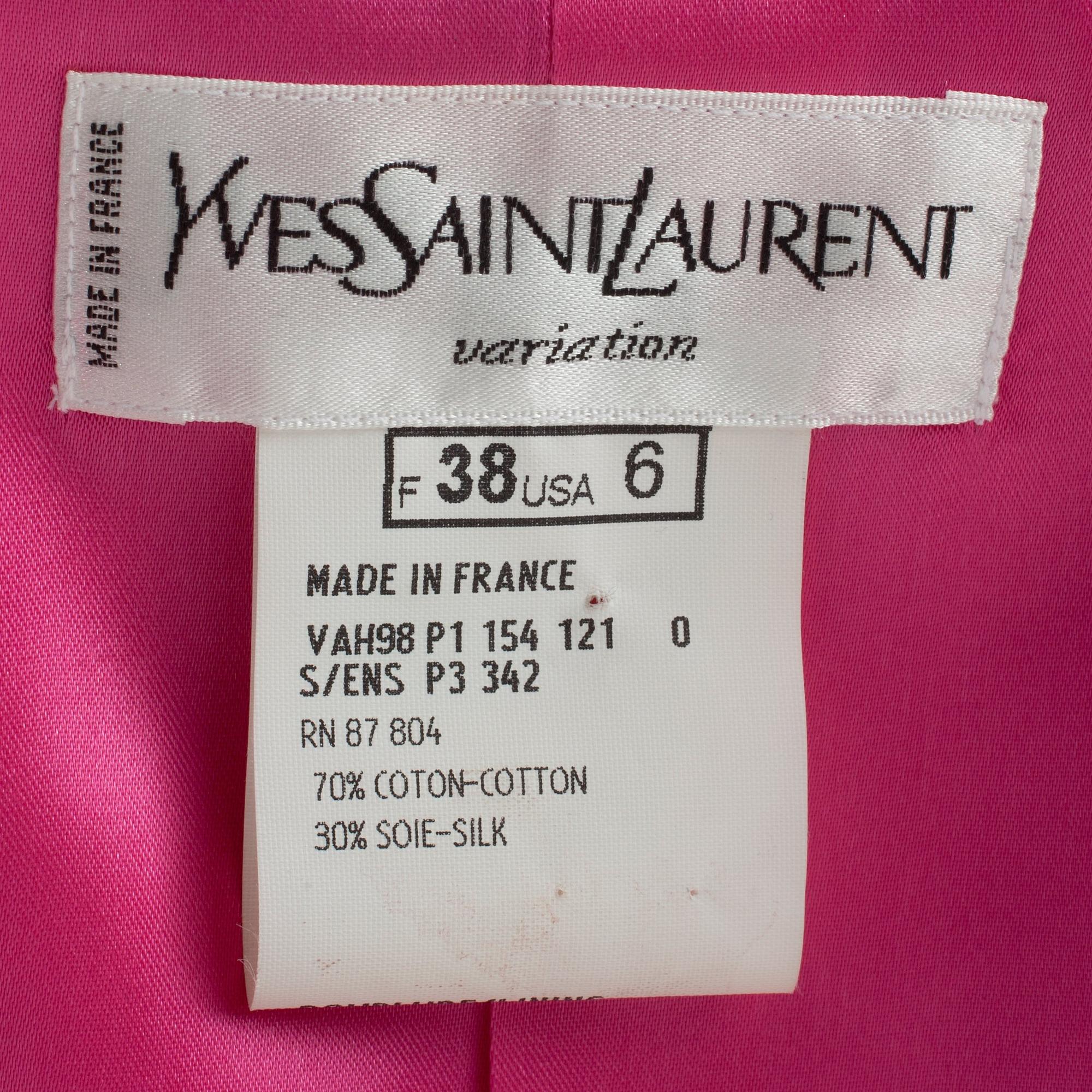YVES SAINT LAURENT, tvådelad dräkt bestående av kavaj samt kjol.