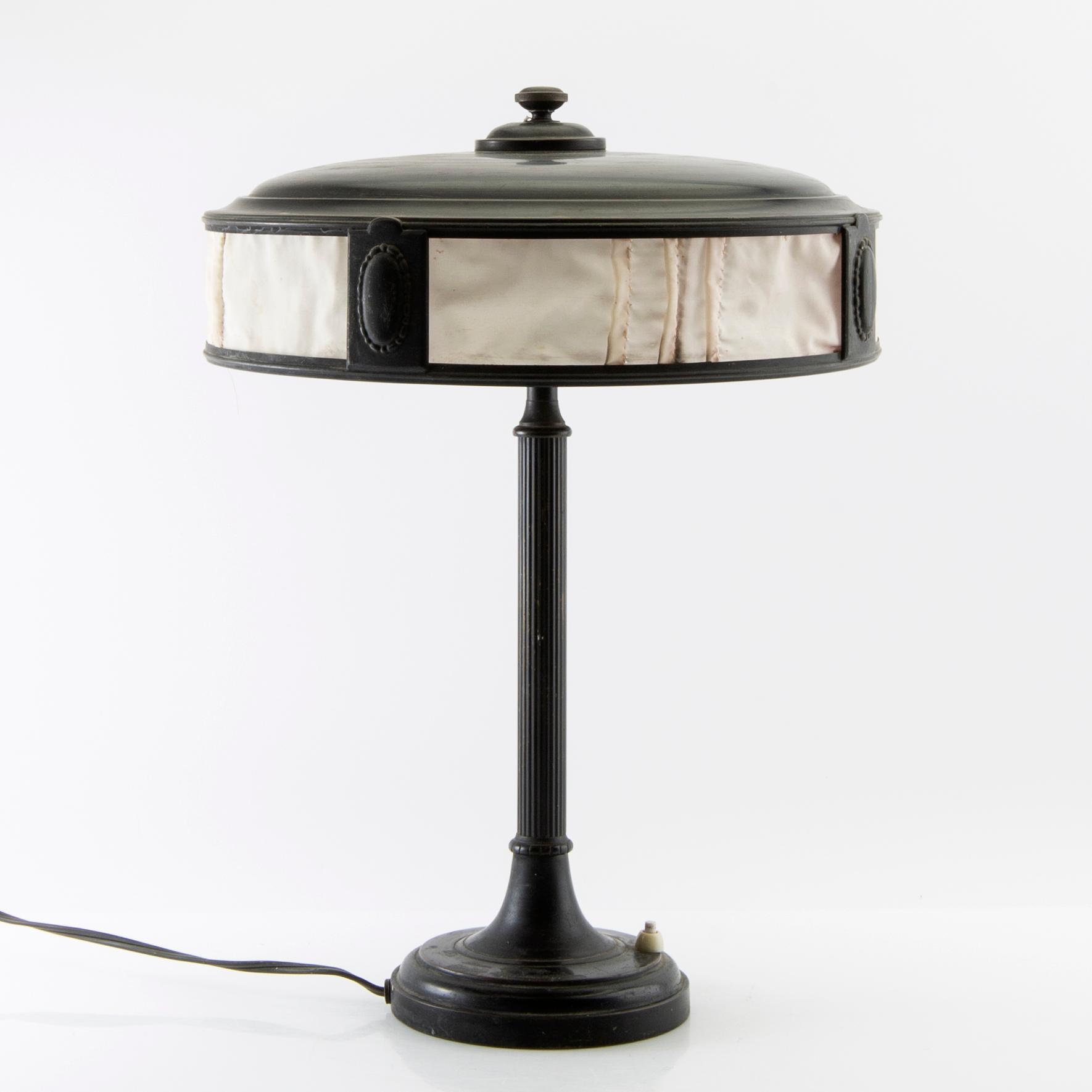 Table lamp 1910s/1920s Swedish grace.