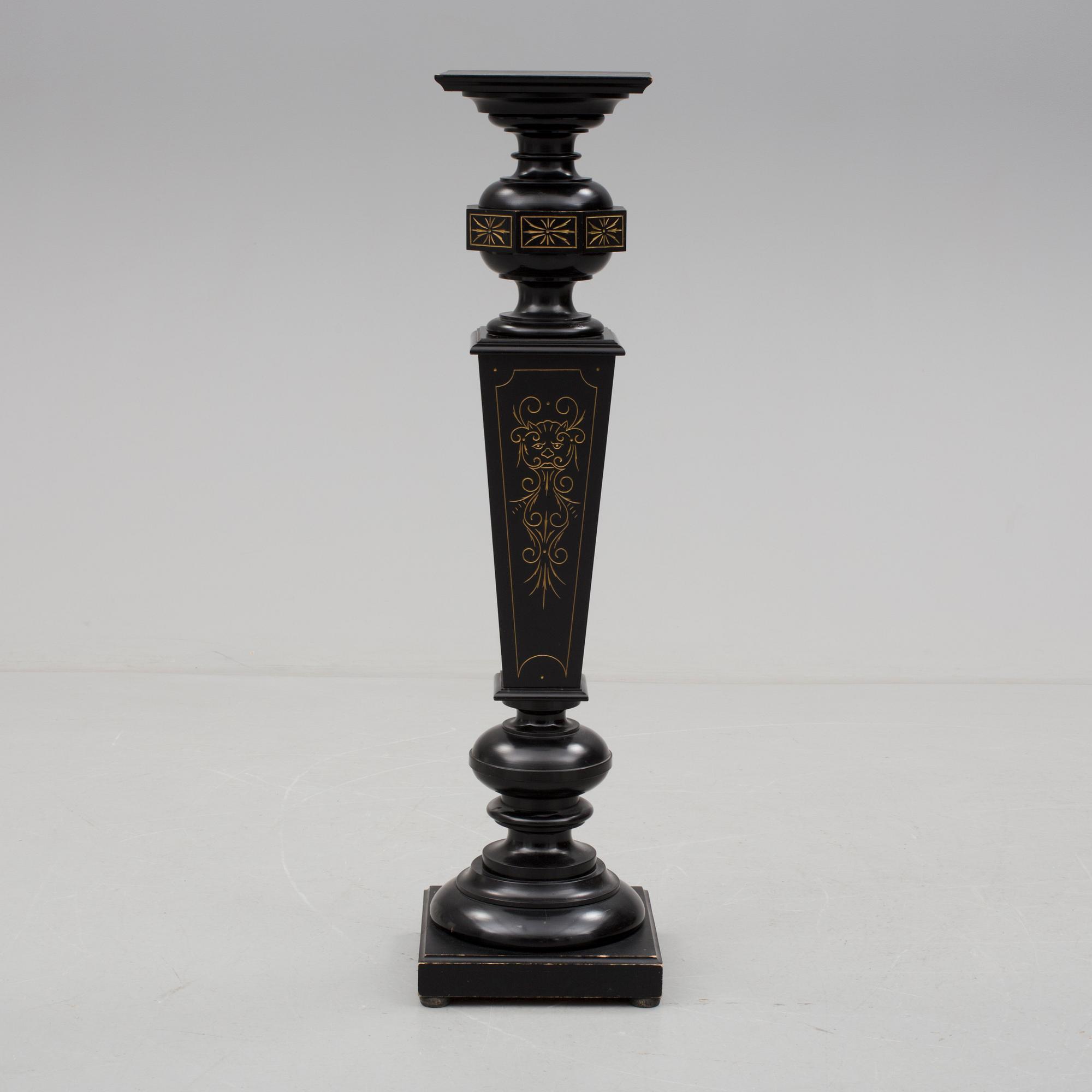 PIEDESTAL, nyrenässans. 1800-talets slut.